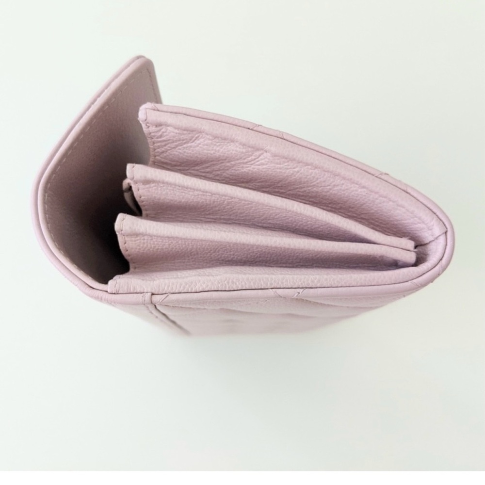 CHANEL Light Pink Quilted Clutch - Picture 5 of 14